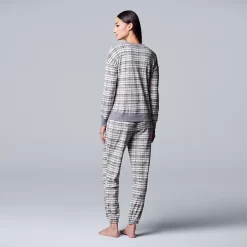 Petite Simply Vera Vera Wang Velour Pajama Top and Banded Bottom Pajama Pants Sleep Set 11 Petite Simply Vera Vera Wang Velour Pajama Top and Banded Bottom Pajama Pants Sleep Set -Simply Vera Vera Wang Shop 5005145 ALT